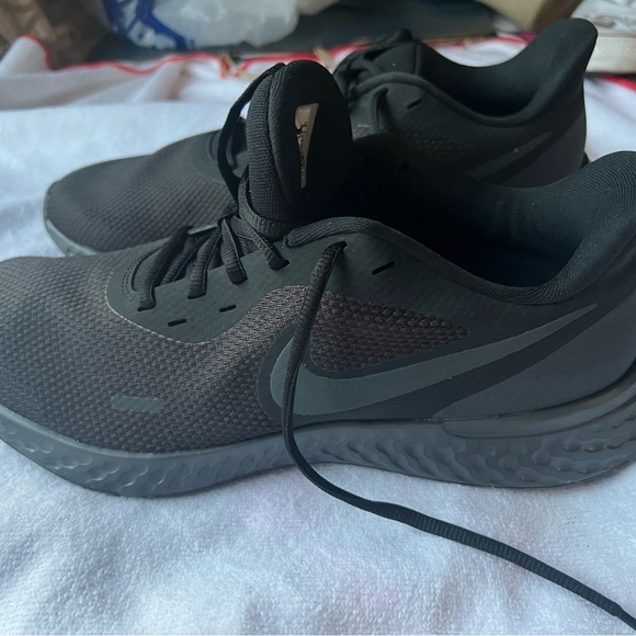 Nike Revolution 5 Men's Size 11.5Black Running Shoes (BQ3204-001) - Picture 5 of 6